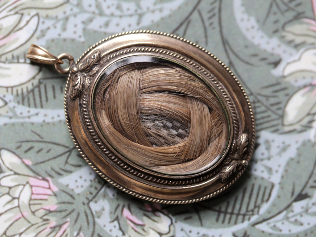 https://www.marketsquarejewelers.com/cdn/shop/articles/victorian-mourning-jewelry-0010.jpg?v=1550776951&width=1024